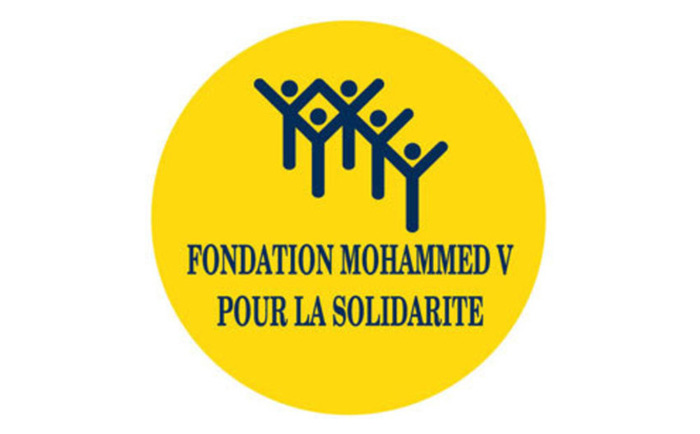 جلالة الملك يضع الحجر الأساس لبناء مركز نسوي ويزور مقر تعاونية المسيرة بفكيك